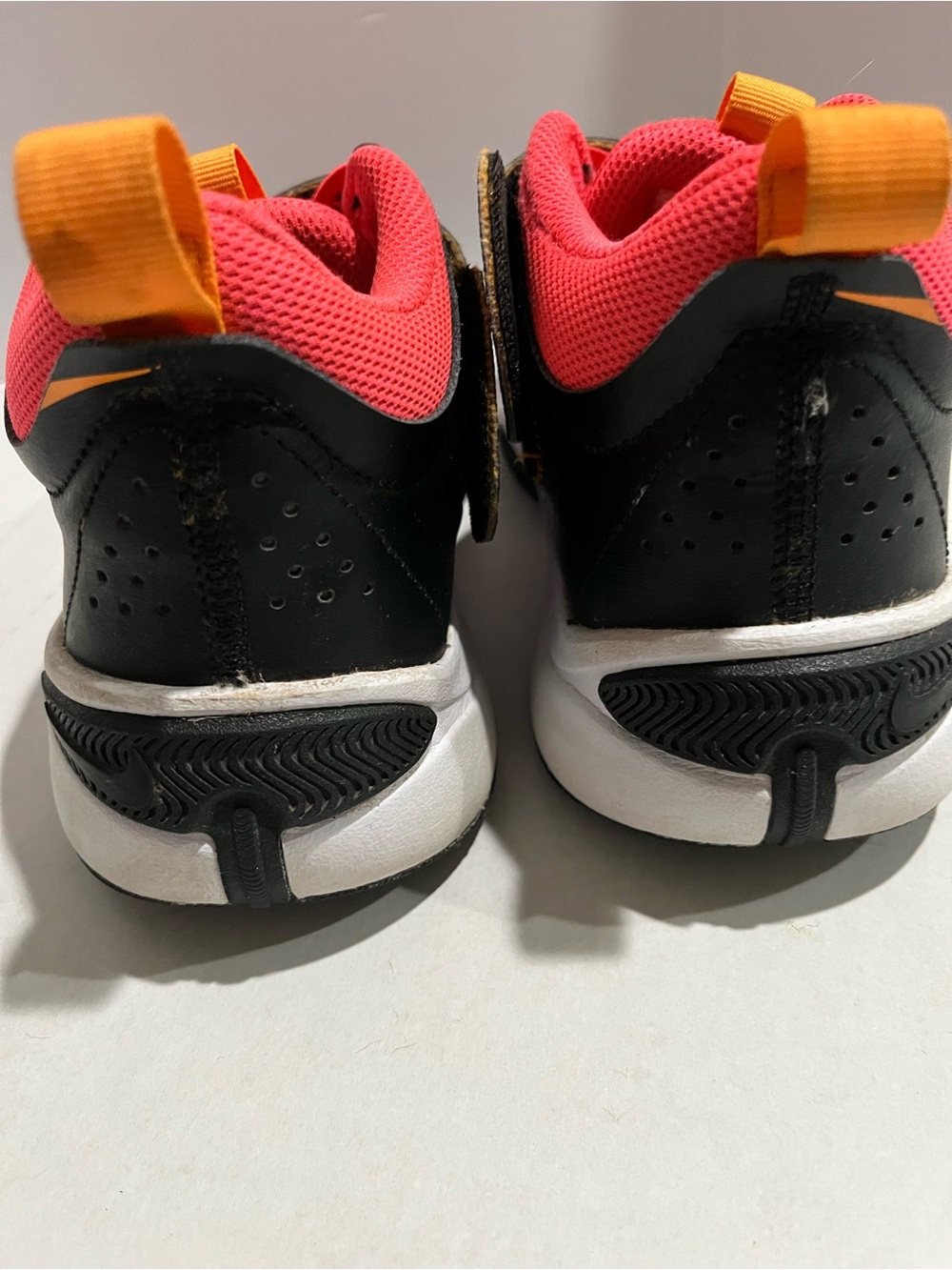 Nike Boys Stylish Team Hustle D 11 Sneakers in Pink/Orange/Black/White SIZE 7Y - Picture 5 of 12